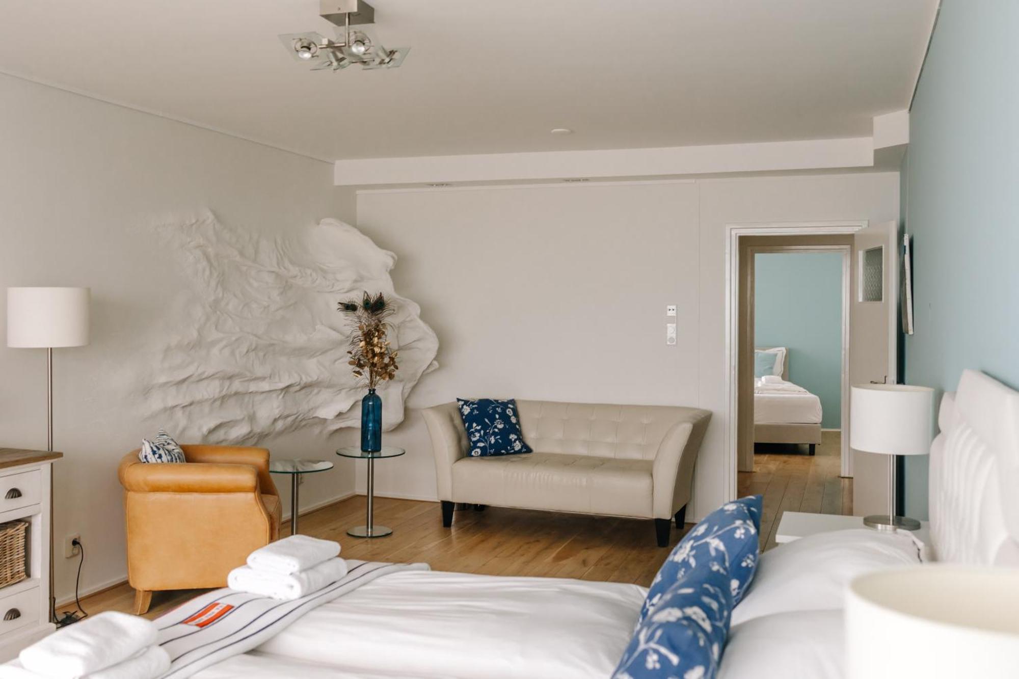 The Wave Apartment *